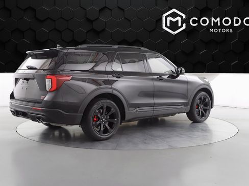Used 2020 Ford Explorer ST w/ ST Street Pack image 3