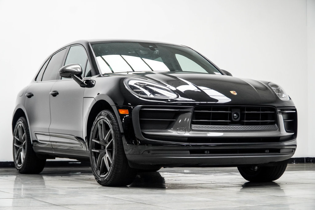 Used 2023 Porsche Macan Turbo AWD/4WD image 5