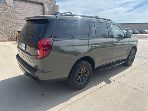 Used 2025 Ford Expedition Tremor AWD/4WD image 39