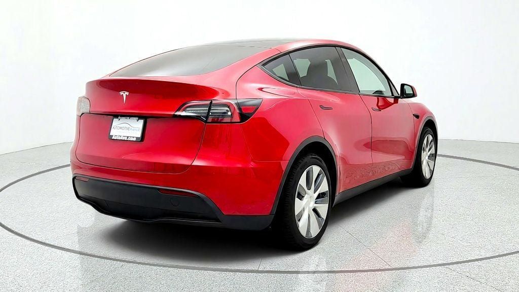 Used 2023 Tesla Model Y Long Range AWD/4WD image 5