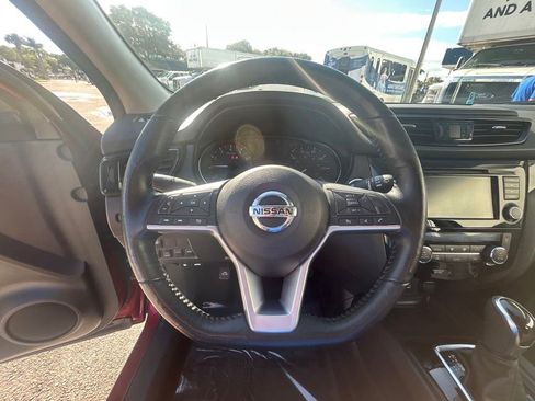 Used 2022 Nissan Rogue Sport SV image 14