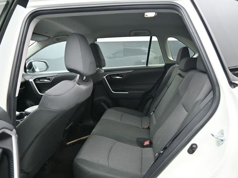 Used 2025 Toyota RAV4 XLE image 18