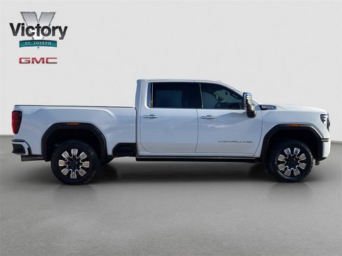 Used 2025 GMC Sierra 2500 Denali w/ Denali Reserve Package image 17