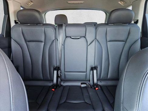 Used 2023 Audi Q7 2.0T Premium w/ Convenience Package image 16