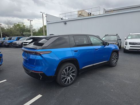 Used 2025 Jeep Wagoneer S Limited image 4