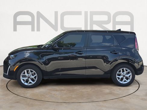 Certified 2025 Kia Soul LX w/ LX Technology Package FWD image 5