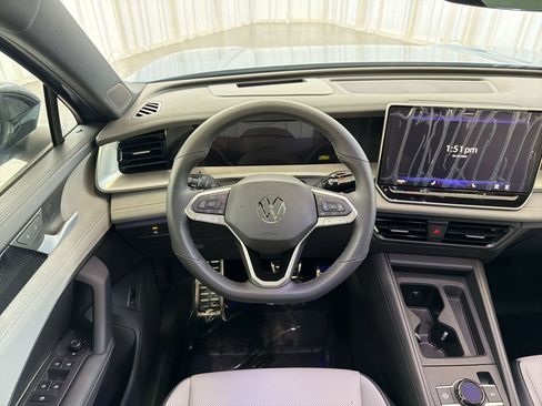 New 2026 Volkswagen Tiguan SE R-Line FWD image 23