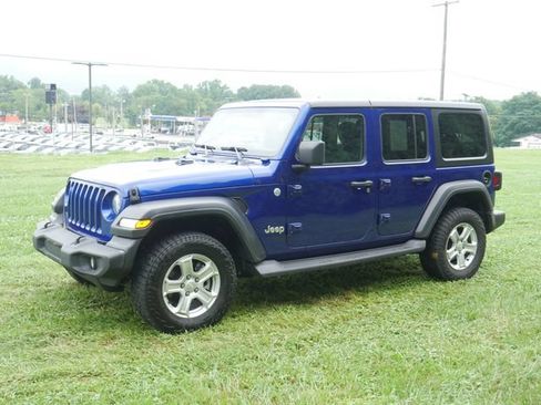 Used 2018 Jeep Wrangler Unlimited Sport S AWD/4WD image 8