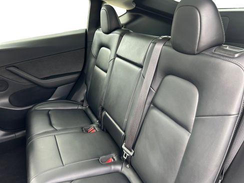 Used 2022 Tesla Model Y Performance image 5