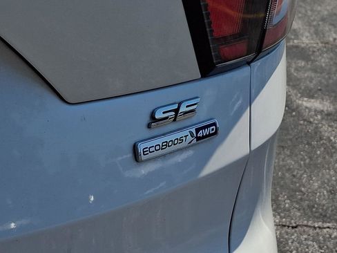 Used 2017 Ford Escape SE AWD/4WD image 29