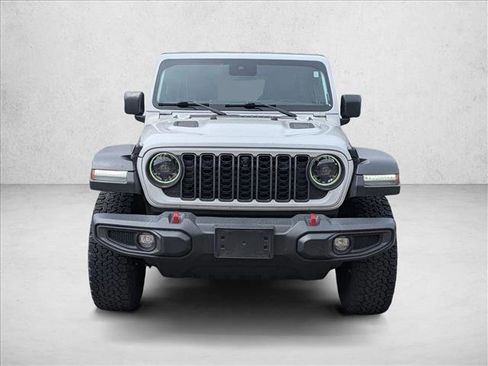 Used 2024 Jeep Wrangler Unlimited Rubicon w/ Technology Group AWD/4WD image 2
