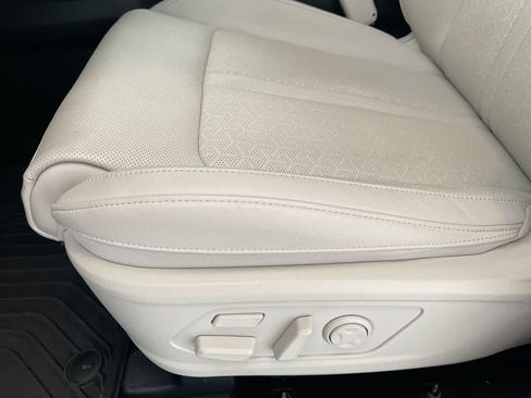 Used 2023 Kia Sorento SX Prestige w/ Panoramic Sunroof Package AWD/4WD image 12