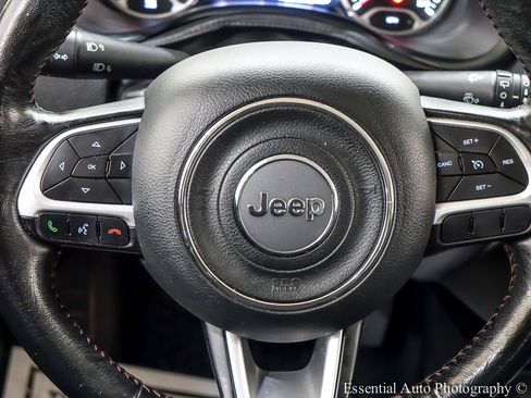 Used 2019 Jeep Renegade Trailhawk w/ Cold Weather Group II AWD/4WD image 18