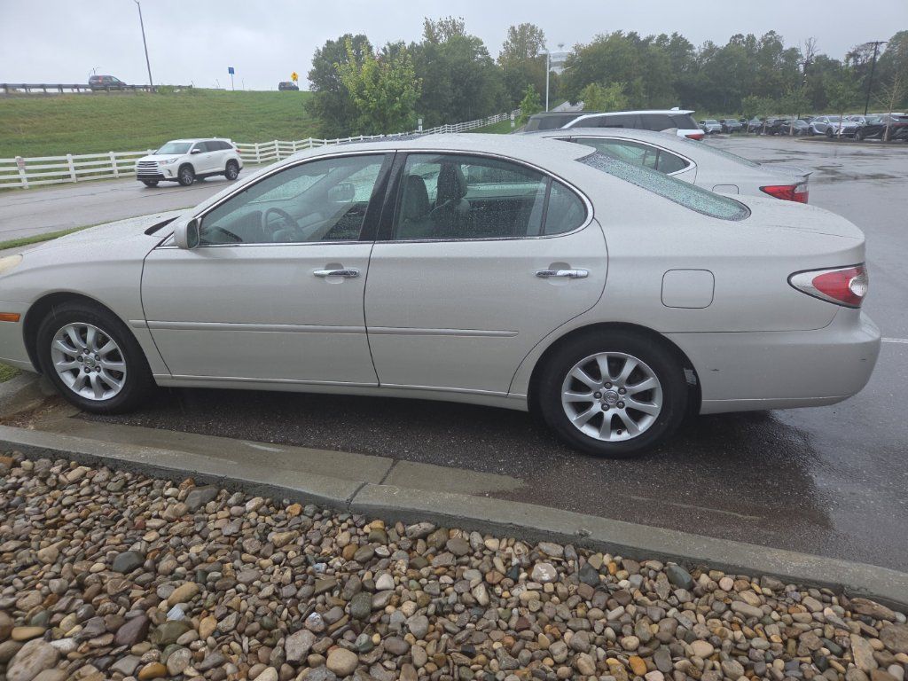 Used 2003 Lexus ES 330 w/ Premium Pkg FWD image 9