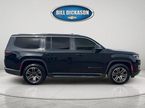 Used 2022 Jeep Wagoneer Series III w/ Flexible Seating Group AWD/4WD image 11