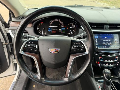 Used 2019 Cadillac XTS Luxury image 15