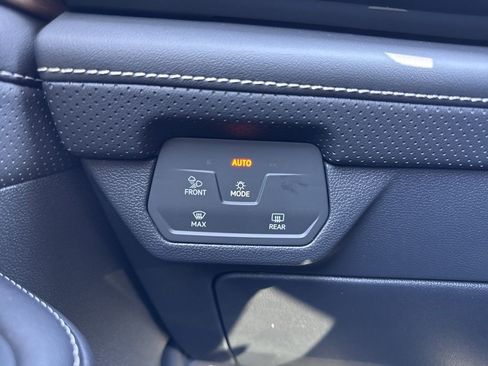 New 2026 Volkswagen Atlas SE image 33