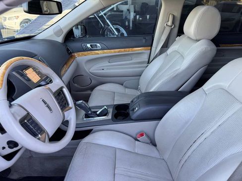Used 2012 Lincoln MKT AWD image 42