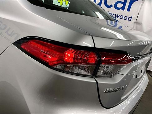 Certified 2025 Toyota Corolla LE FWD image 32