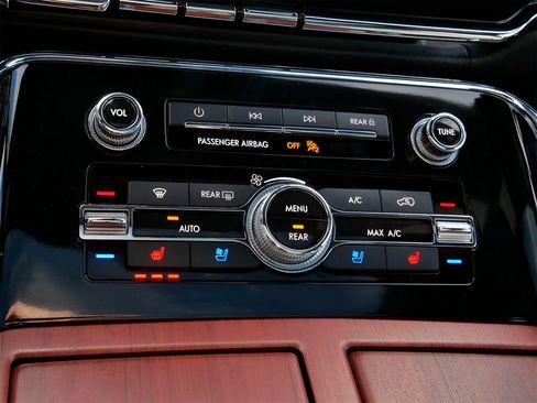 Used 2024 Lincoln Navigator Reserve image 22