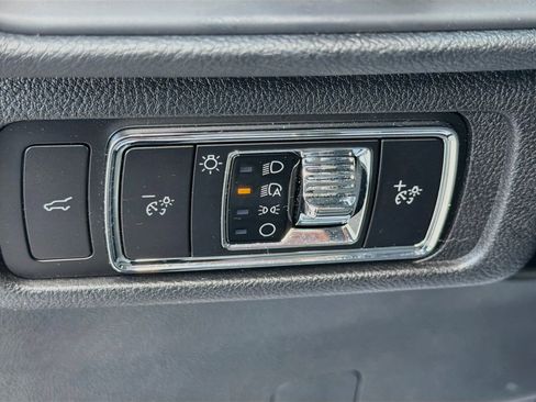 Certified 2023 Lincoln Corsair FWD w/ Equipment Group 101A image 10