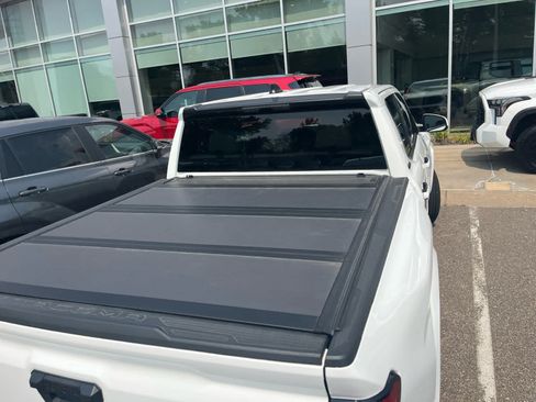 Certified 2024 Toyota Tacoma SR5 AWD/4WD image 5