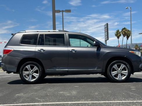 Used 2013 Toyota Highlander Limited FWD image 3