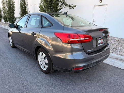 Used 2015 Ford Focus S FWD image 4