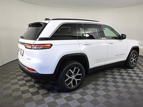 New 2025 Jeep Grand Cherokee Limited image 4