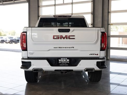Used 2019 GMC Sierra 1500 AT4 w/ AT4 Premium Package AWD/4WD image 4