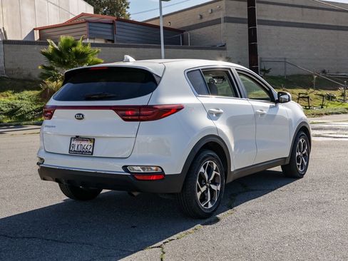 Used 2022 Kia Sportage LX image 4