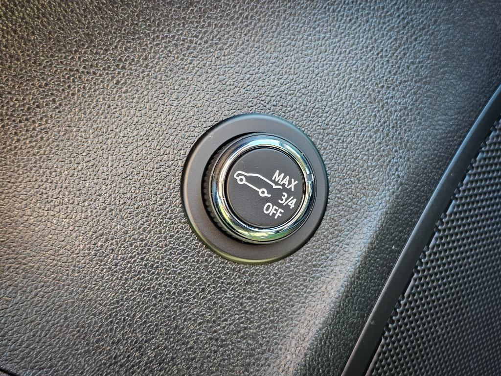 Used 2022 Buick Envision Essence w/ Safety Package FWD image 14