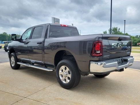 Used 2025 RAM 2500 Big Horn AWD/4WD image 3