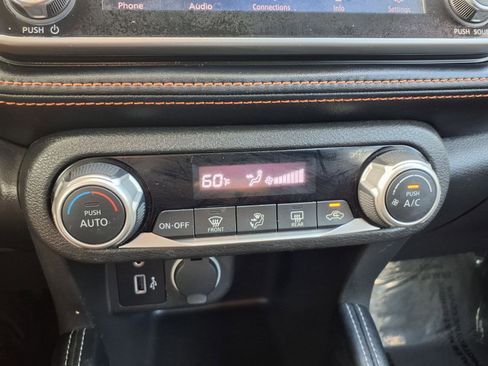 Used 2018 Nissan Kicks SR image 7