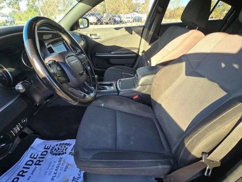 Used 2020 Dodge Charger SXT RWD image 5
