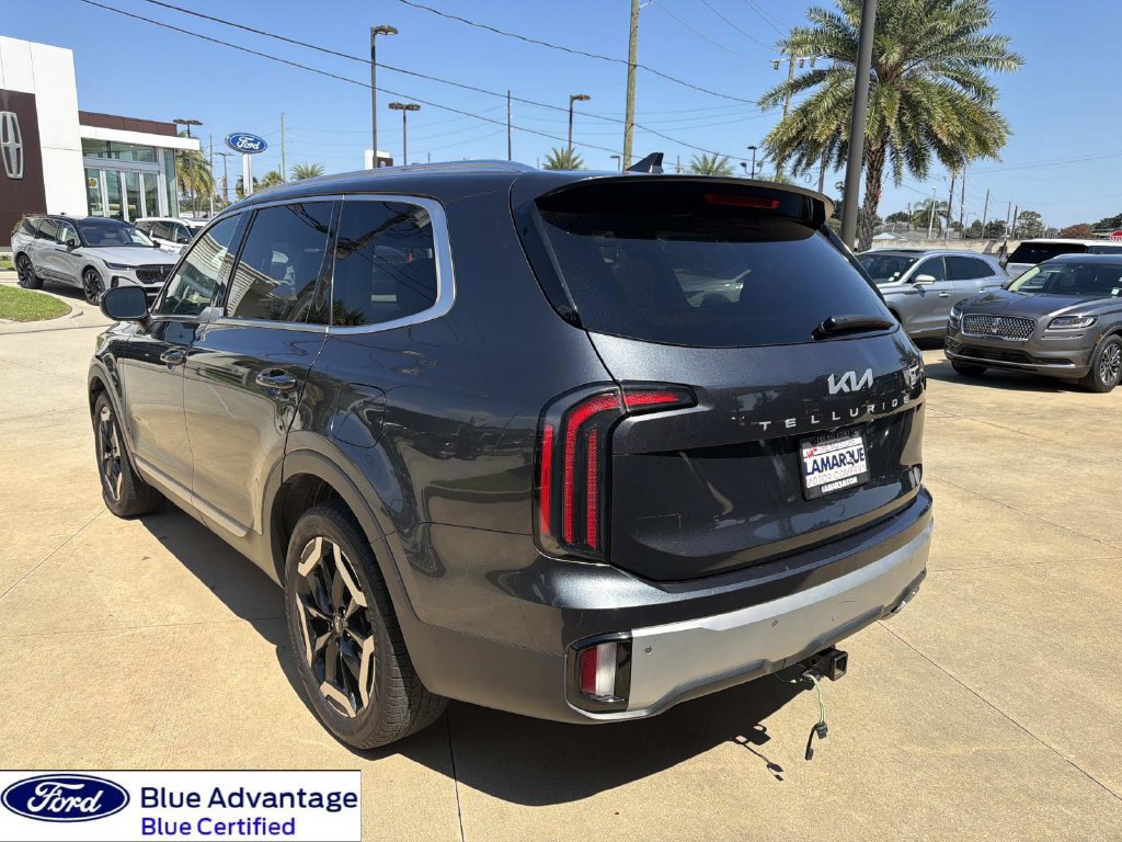 Used 2023 Kia Telluride EX w/ EX Captain's Chair Package FWD image 7