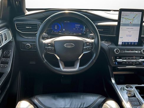 Used 2020 Ford Explorer Platinum w/ Premium Technology Package image 5