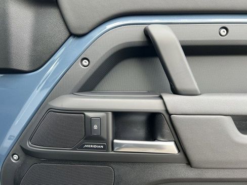 New 2025 Land Rover Defender 90 S image 19