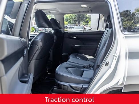 Certified 2025 Toyota Highlander XLE AWD/4WD image 25