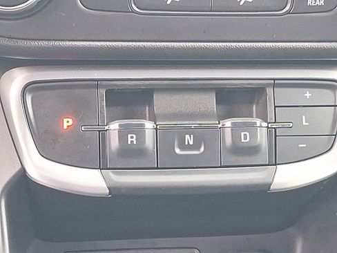 Used 2024 GMC Terrain SLE image 35