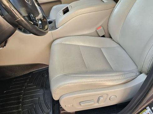 Used 2019 Toyota Highlander XLE AWD/4WD image 15
