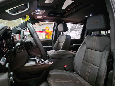 Used 2024 Chevrolet Silverado 2500 High Country w/ Technology Package image 18