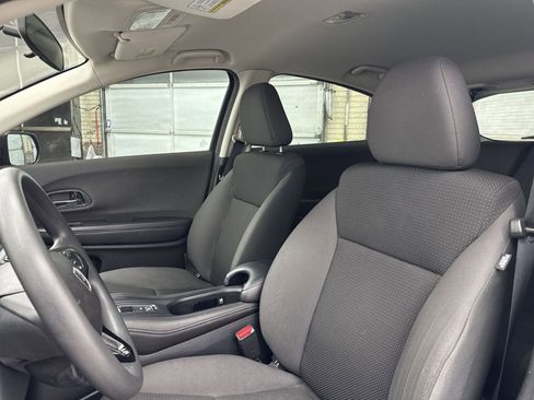 Used 2020 Honda HR-V LX image 10
