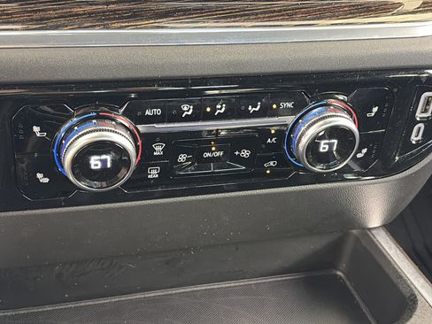 Certified 2025 GMC Sierra 1500 Elevation AWD/4WD image 23