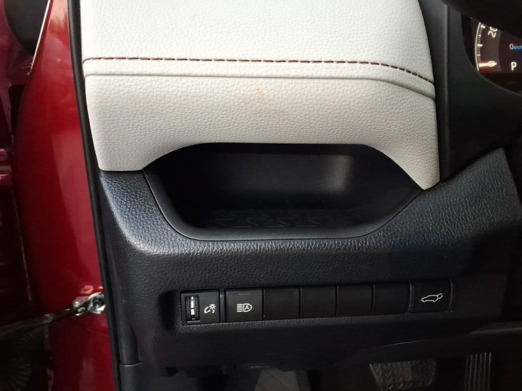 Used 2023 Toyota RAV4 XLE w/ Convenience Package FWD image 31