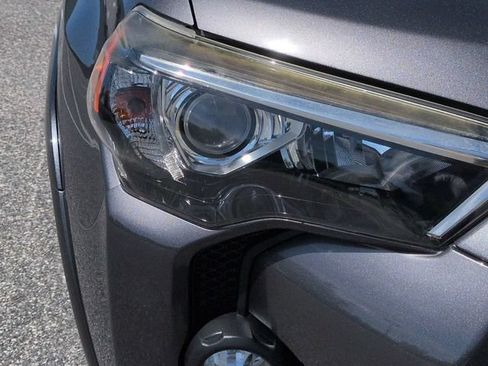 Used 2018 Toyota 4Runner SR5 RWD image 10