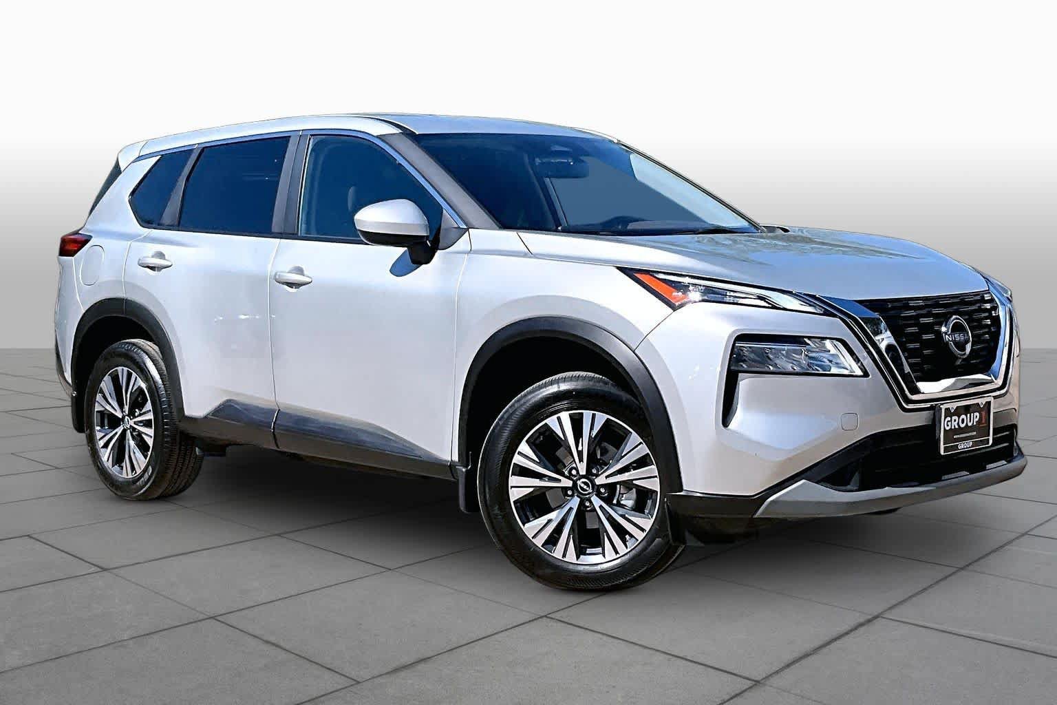 Used 2023 Nissan Rogue SV FWD image 3