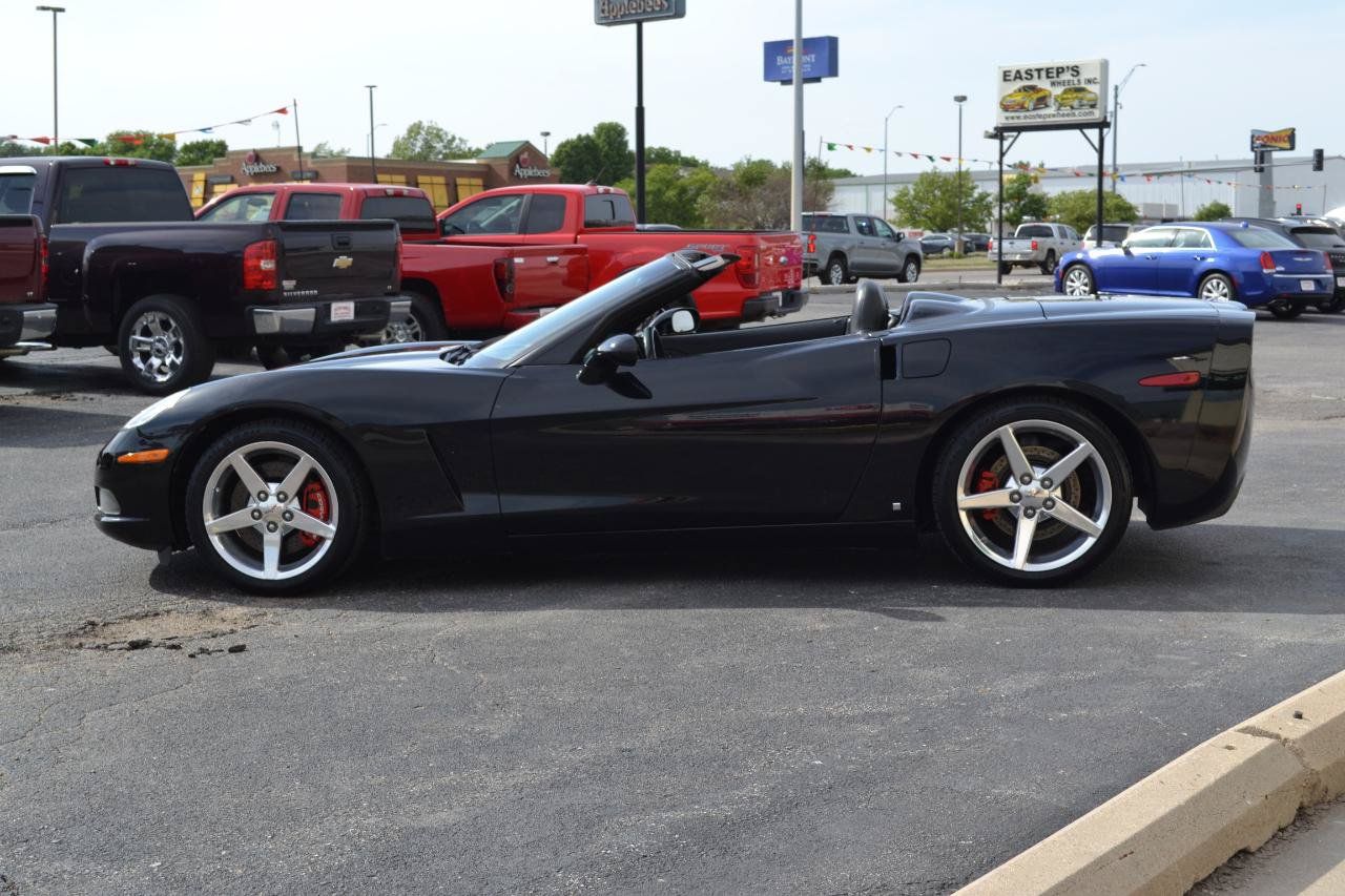 Used 2006 Chevrolet Corvette Convertible w/ Preferred Equipment Group RWD image 4