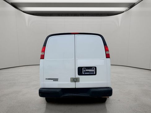 Used 2016 Chevrolet Express 2500 RWD image 5
