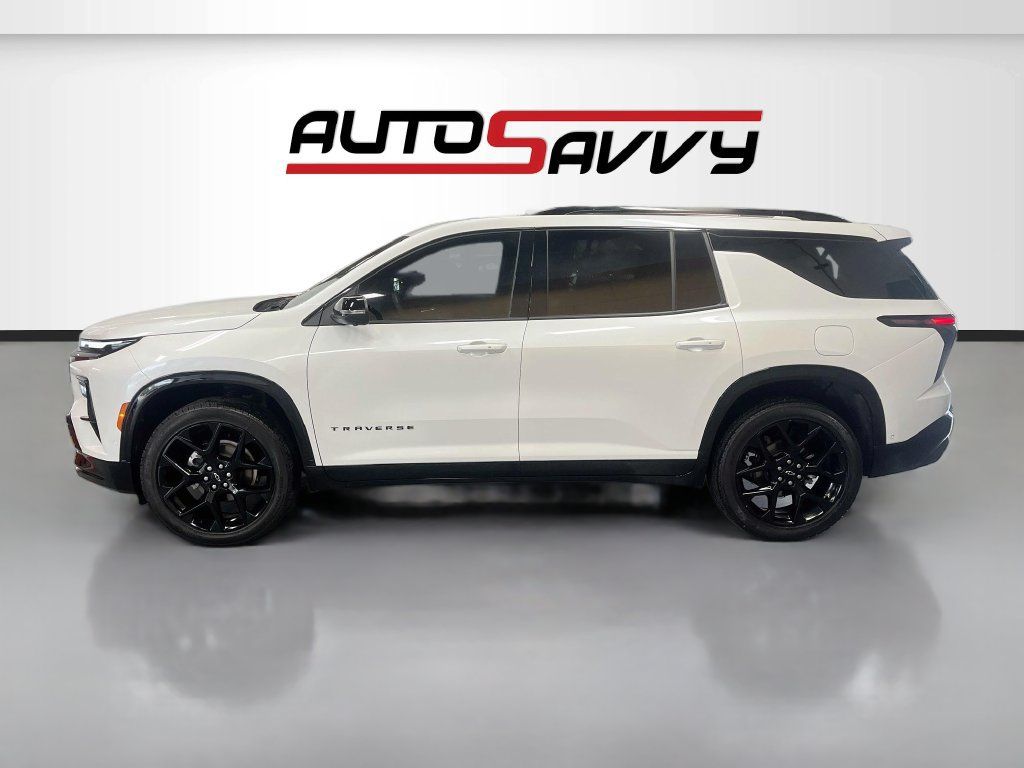 Used 2025 Chevrolet Traverse RS w/ LPO, Floor Liner Package AWD/4WD image 4